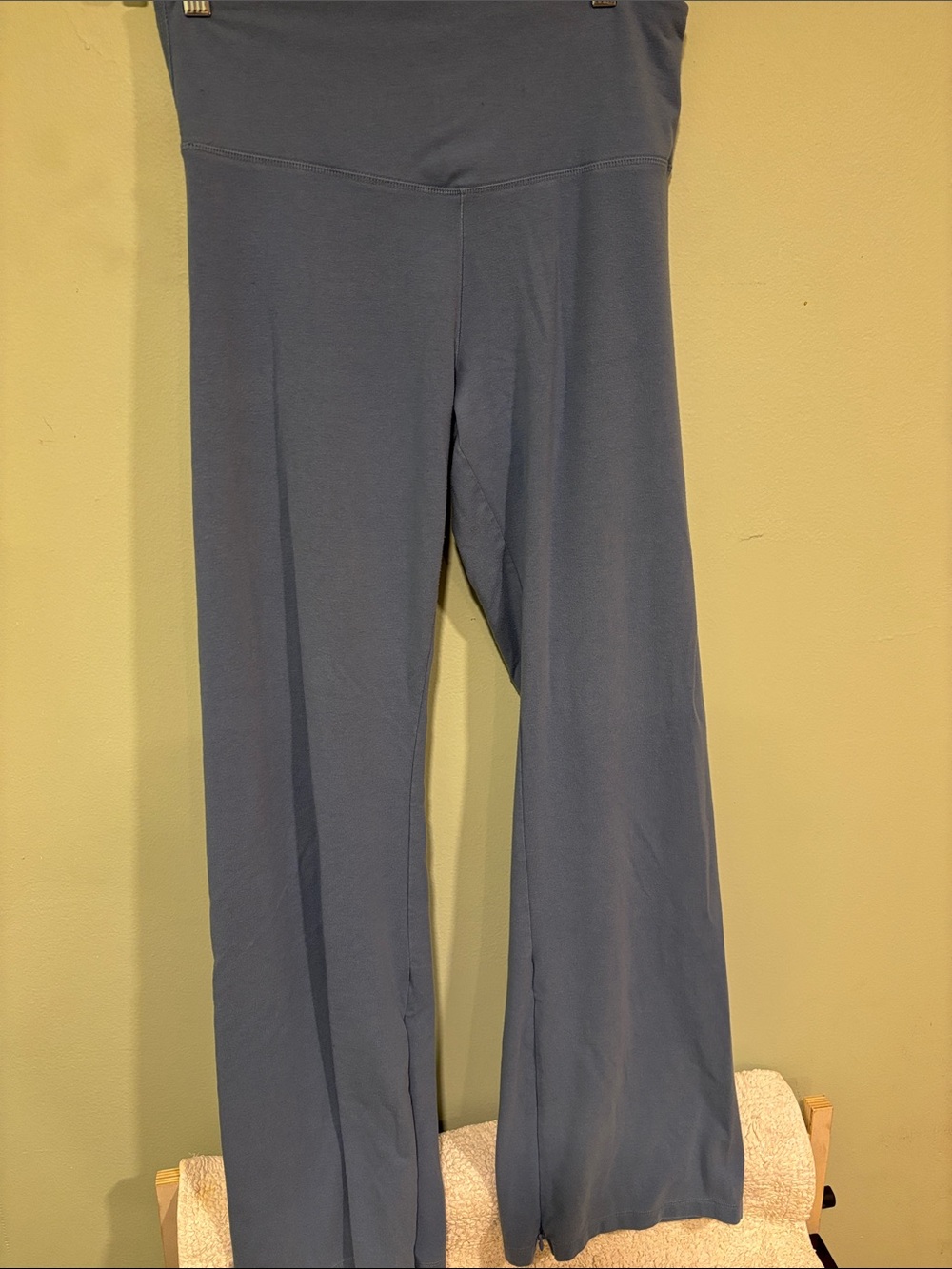 Victoria's Secret On Point collection Dusty Blue Flare Yoga Pants s